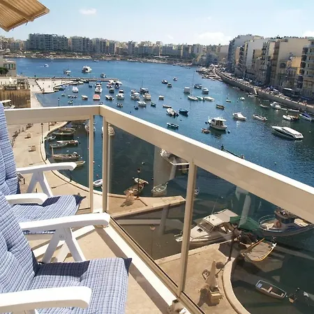 Seafront Spinola Bay