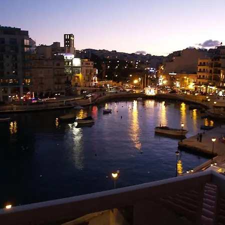 Seafront Spinola Bay Apartment *