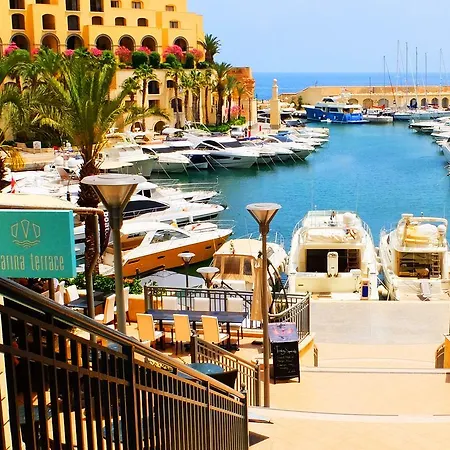 Seafront Spinola Bay Apartamento St. Julian's