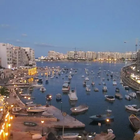 Seafront Spinola Bay Apartamento St. Julian's